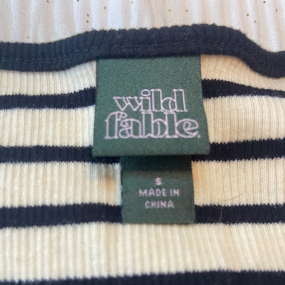 White and black crop top, cut outs, size small - Picture 3 of 3